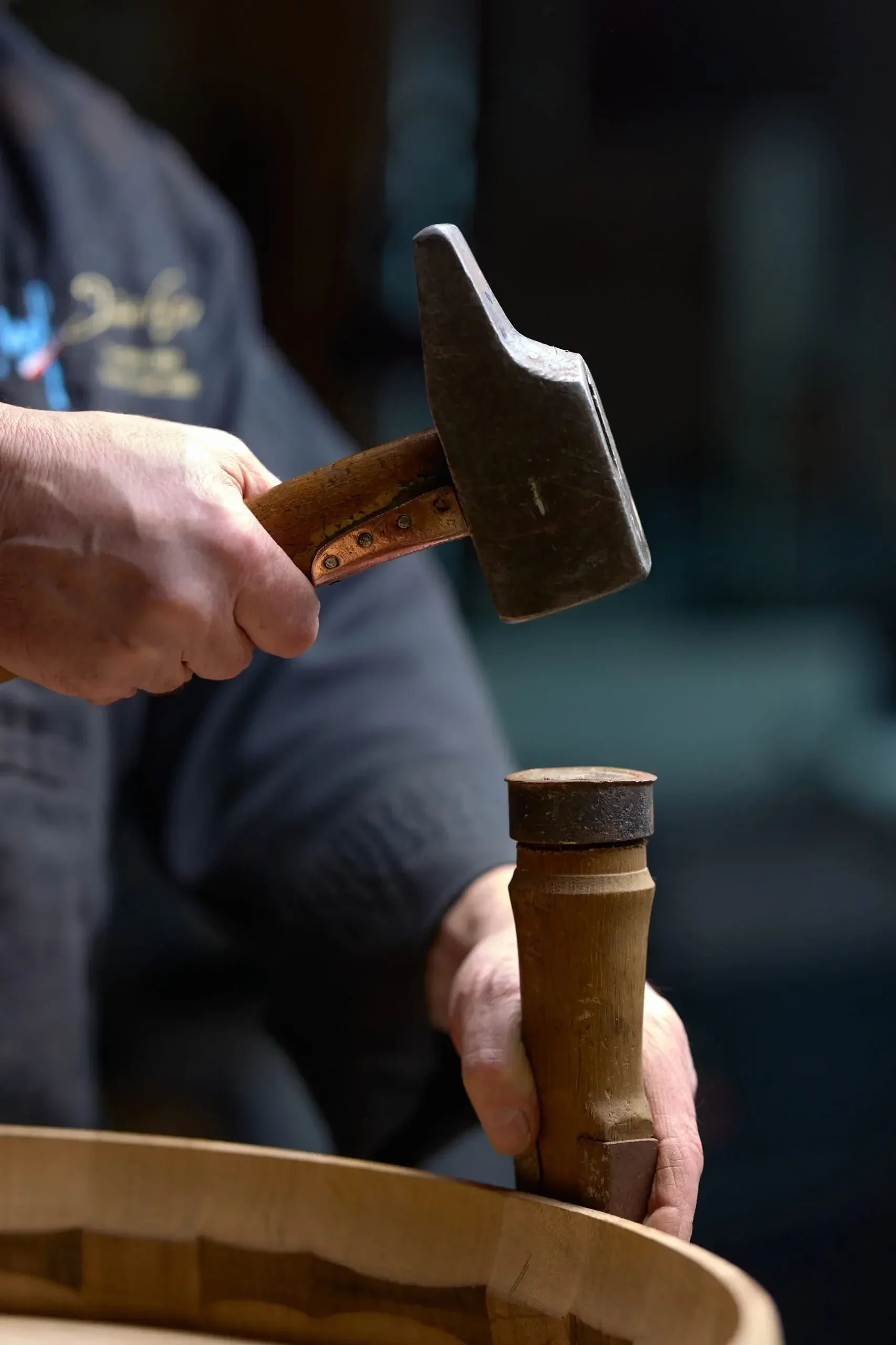 Portrait d'artisan et métier du bois - tonnellerie d'art