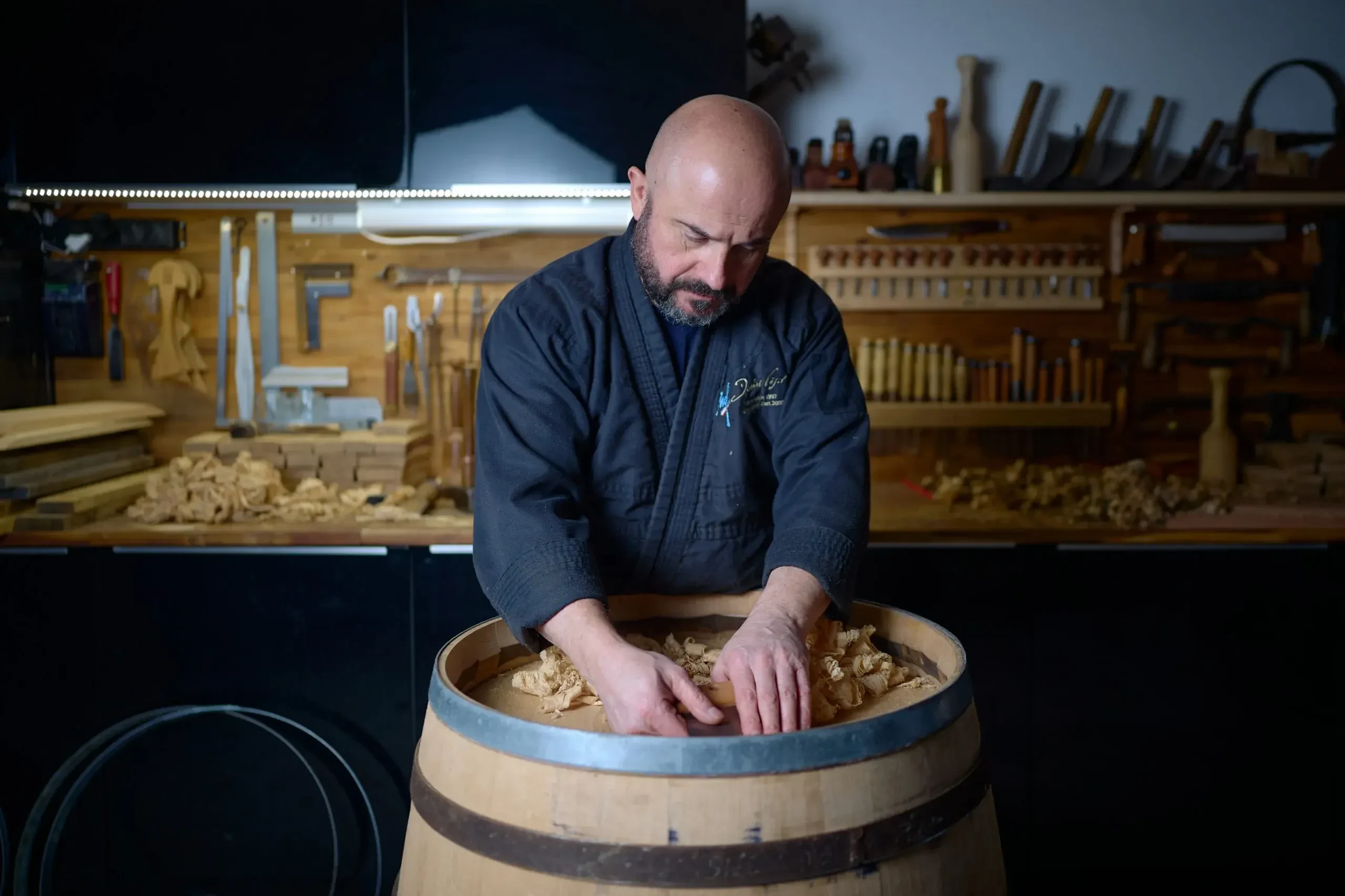 Portrait d'artisan et métier du bois - tonnellerie d'art