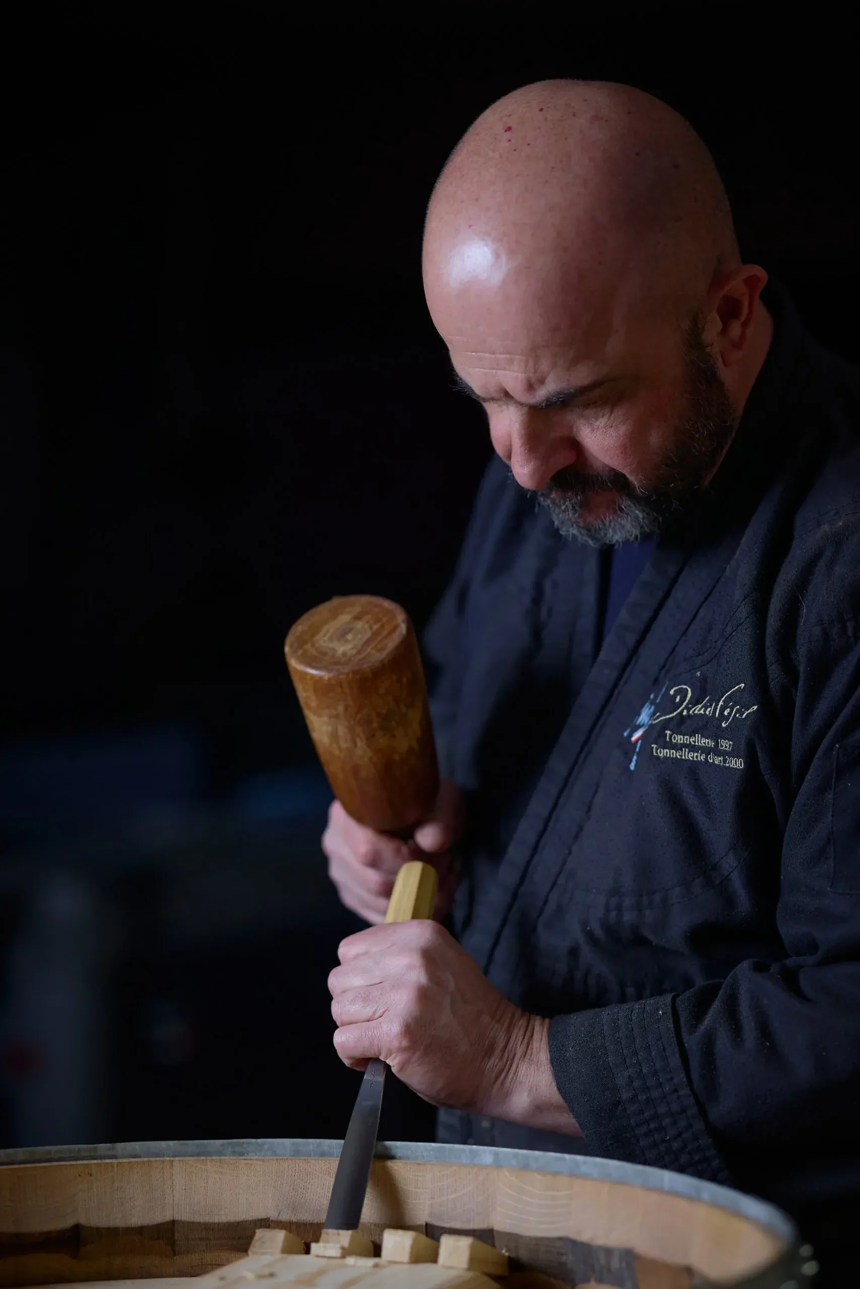 Portrait d'artisan et métier du bois - tonnellerie d'art