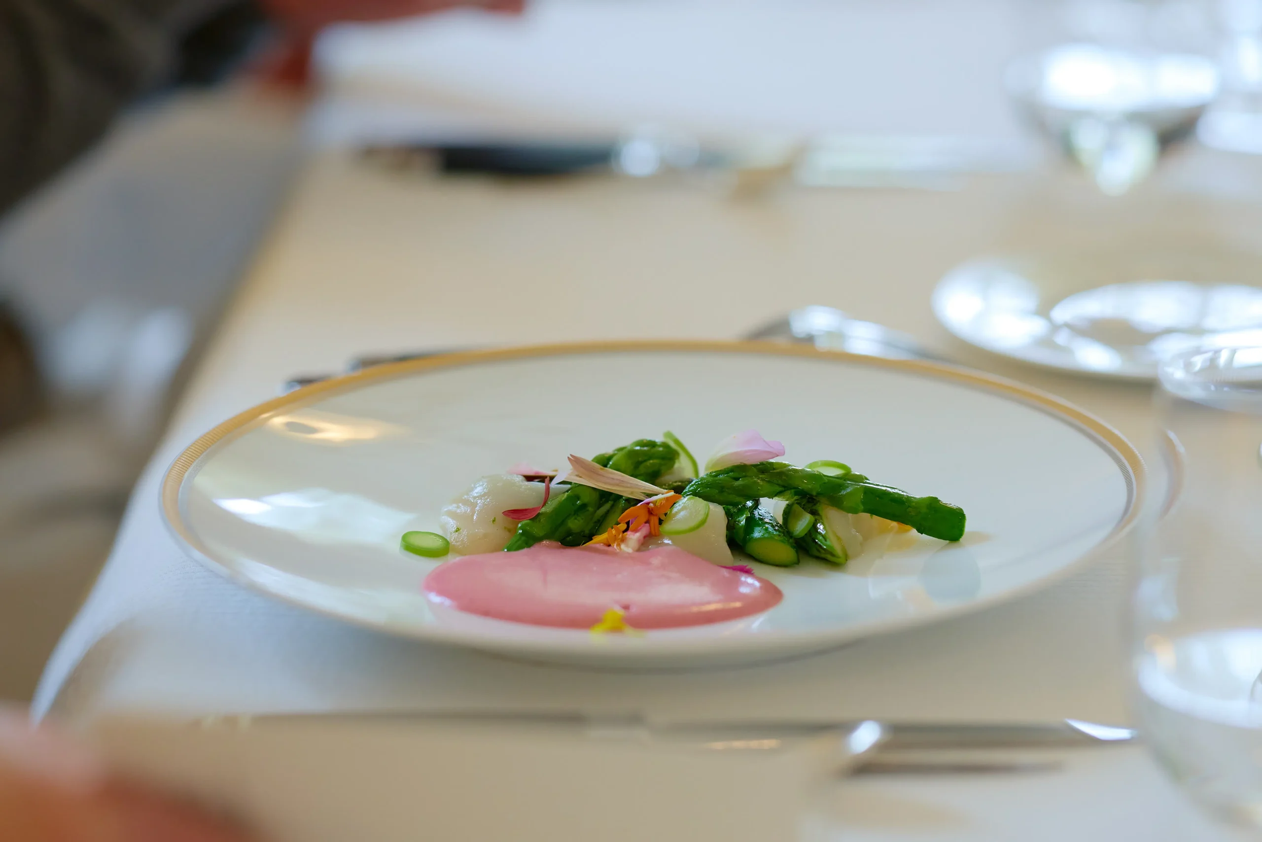 Art de la table et vaisselle raffinée - Jean de Malet