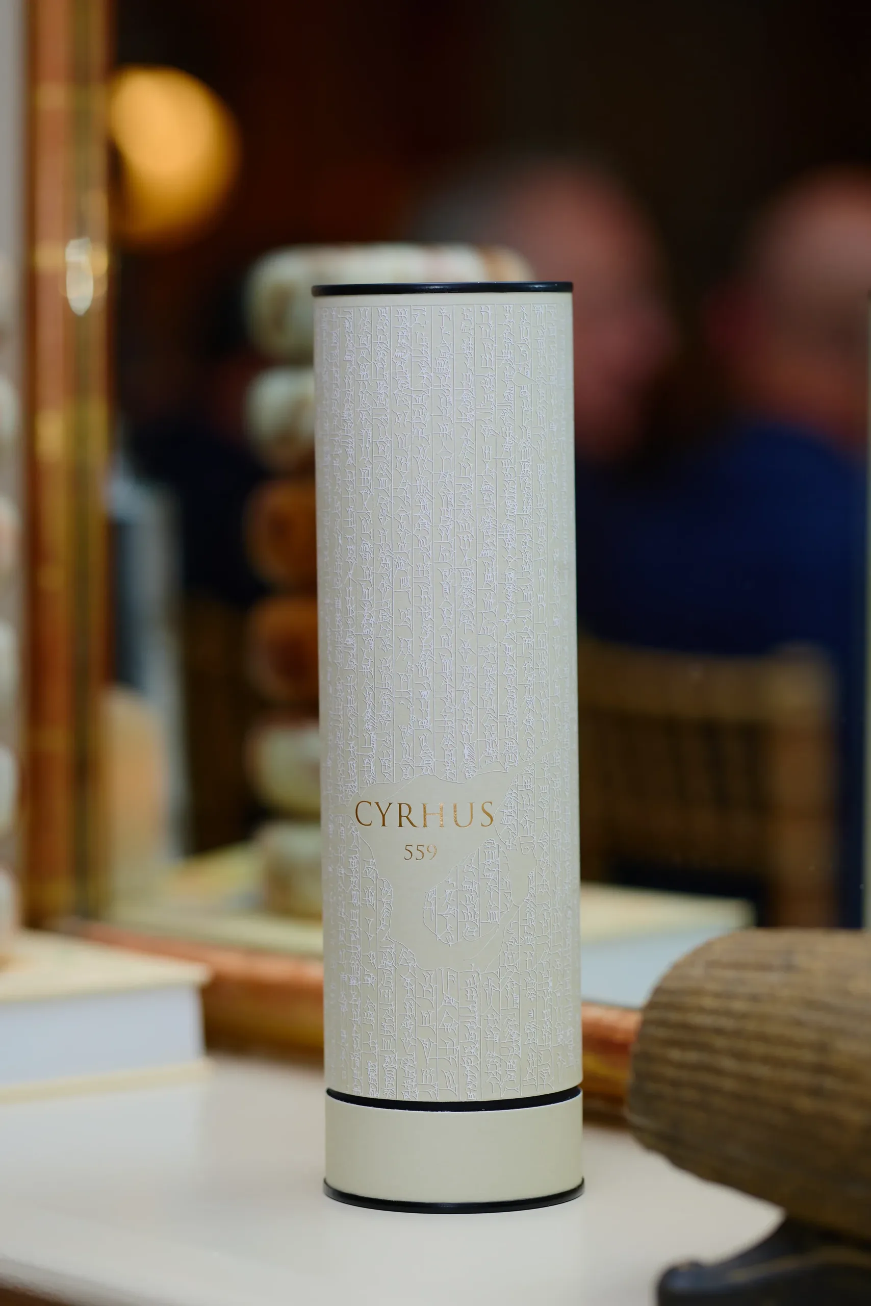 Accords mets et vins - verres et spiritueux en table