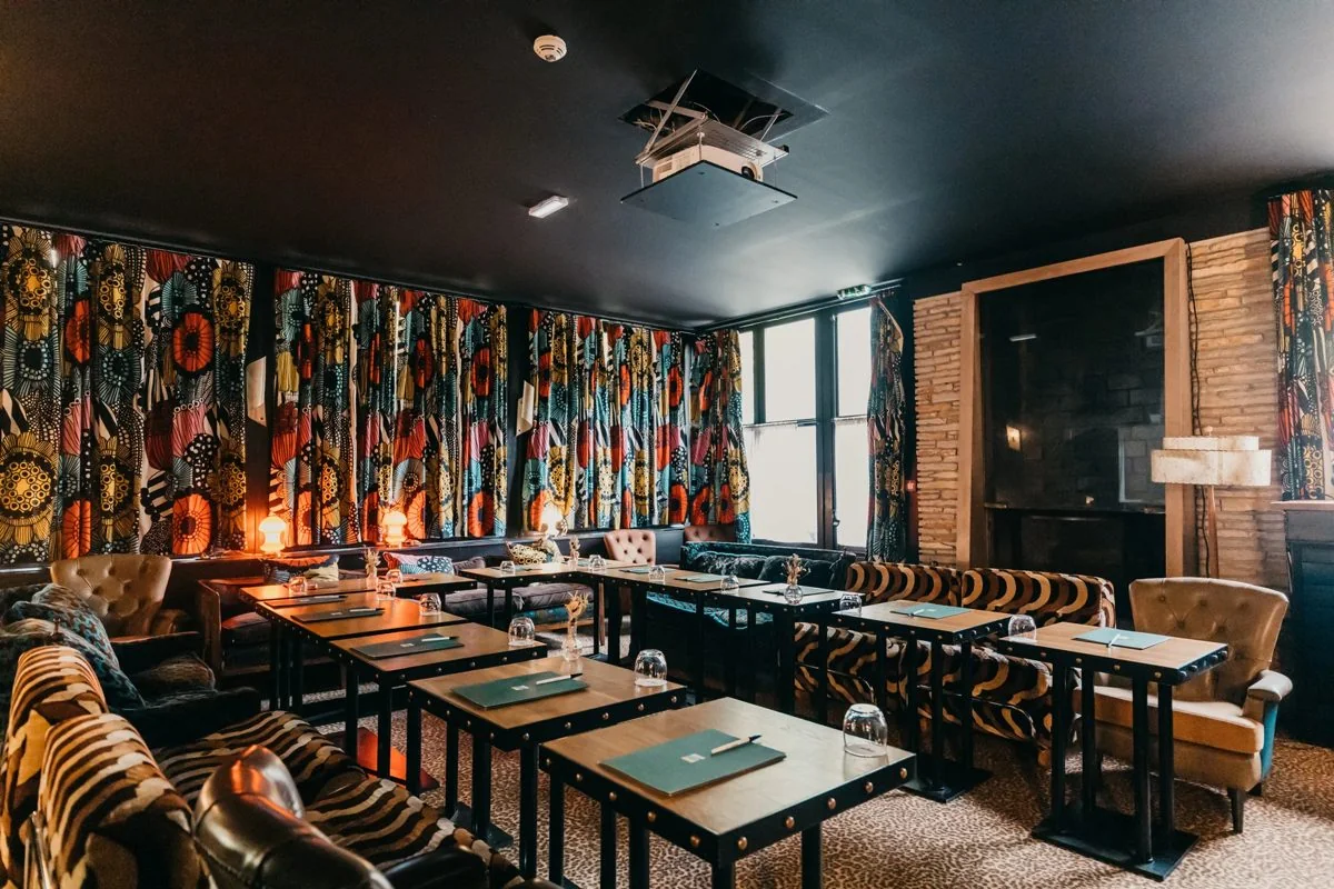 Restaurant dining room at La Guitoune