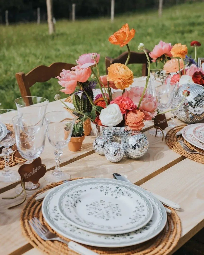 Floral design shown by Les Filles Les Fleurs