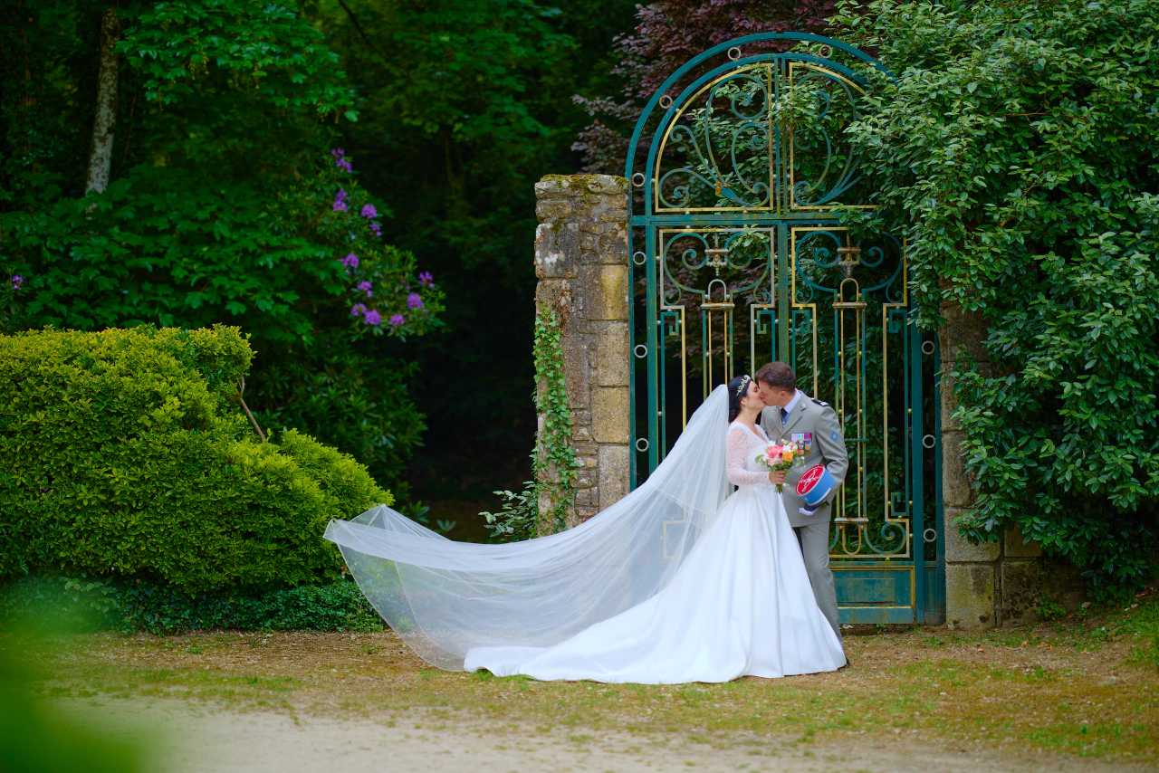Newlyweds photographed in an elegant garden