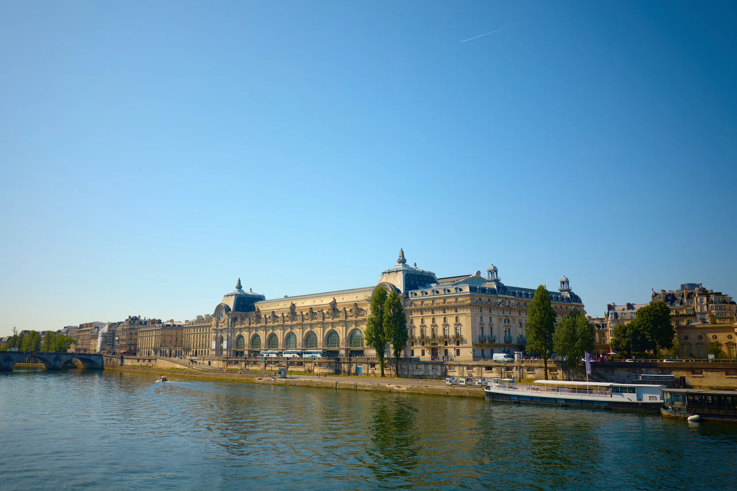 Final touches before leaving for Les Invalides