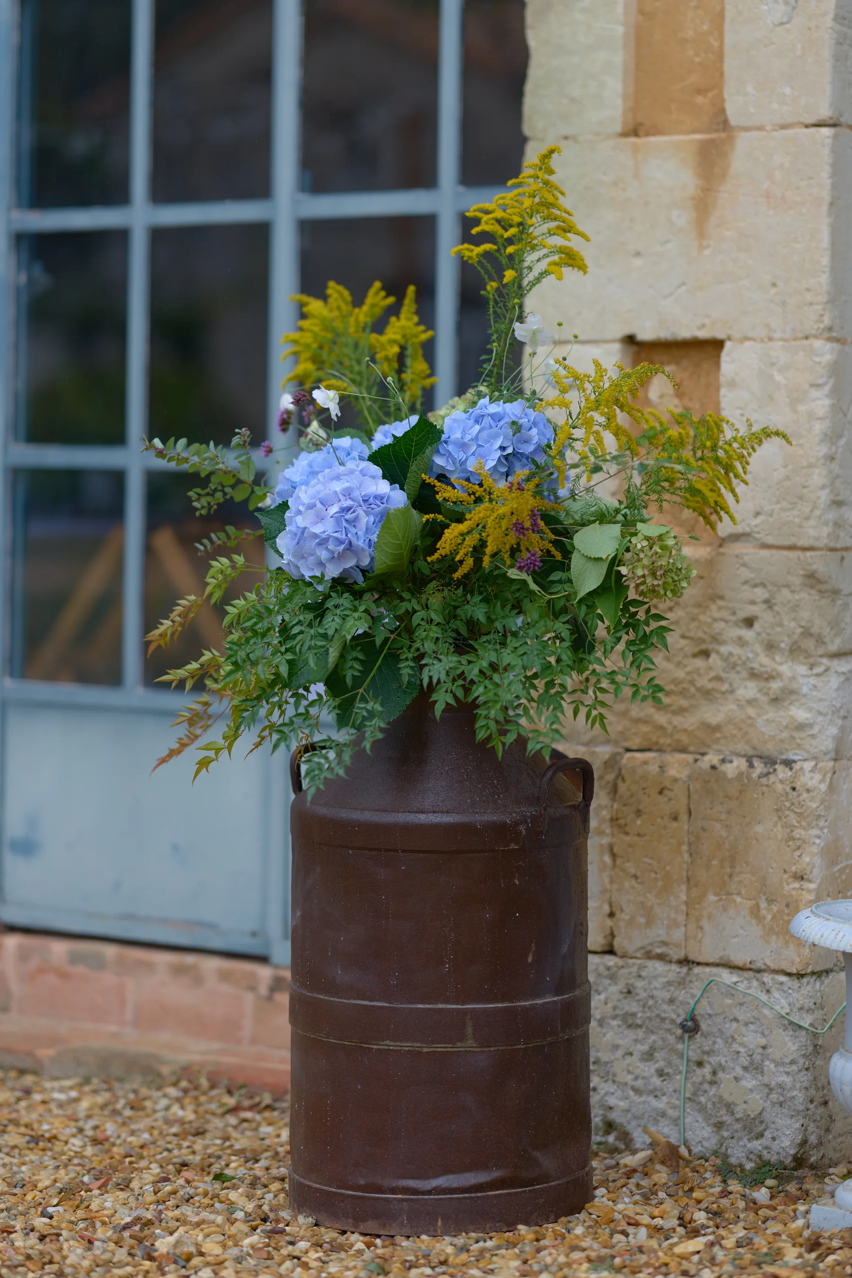 Wedding preparations at Château de la Blérétie