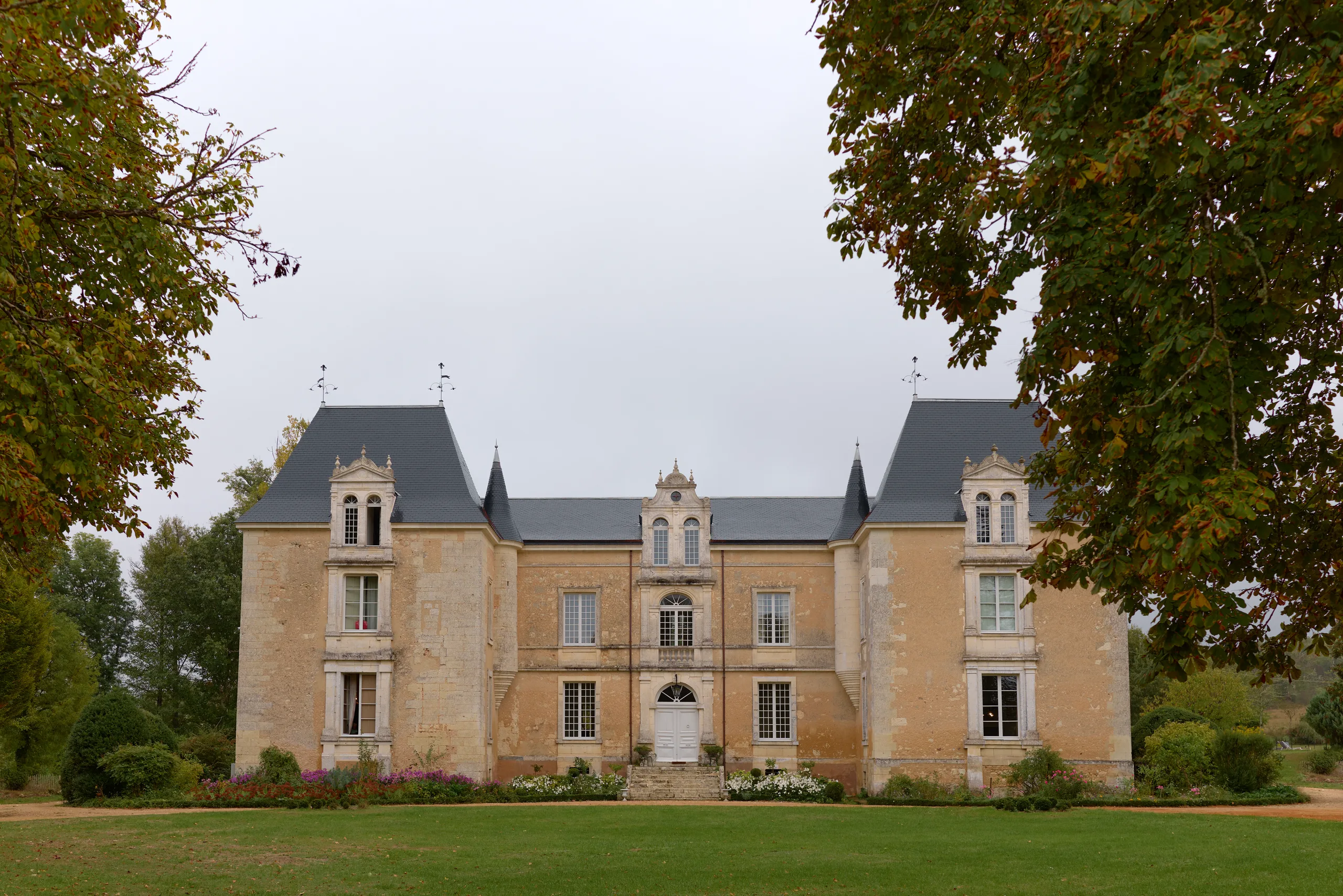 The façade of Château de la Blérétie