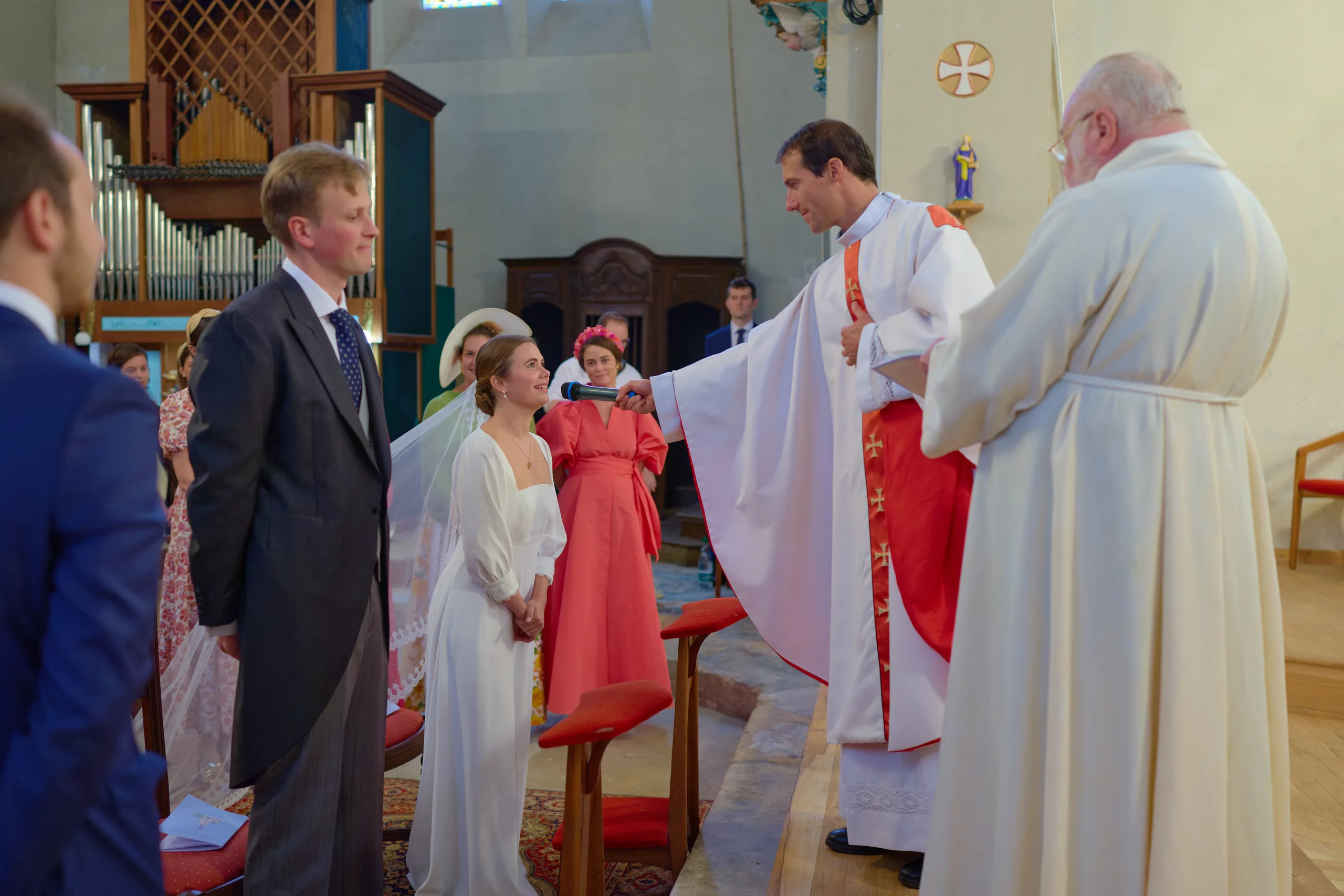 Jade and Luc’s ceremony at Saint-Georges church in Mussidan