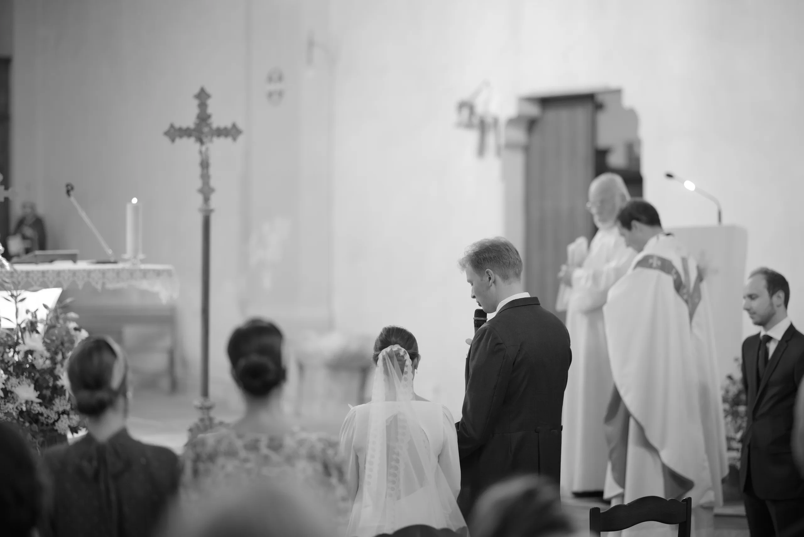 Jade and Luc’s ceremony at Saint-Georges church in Mussidan