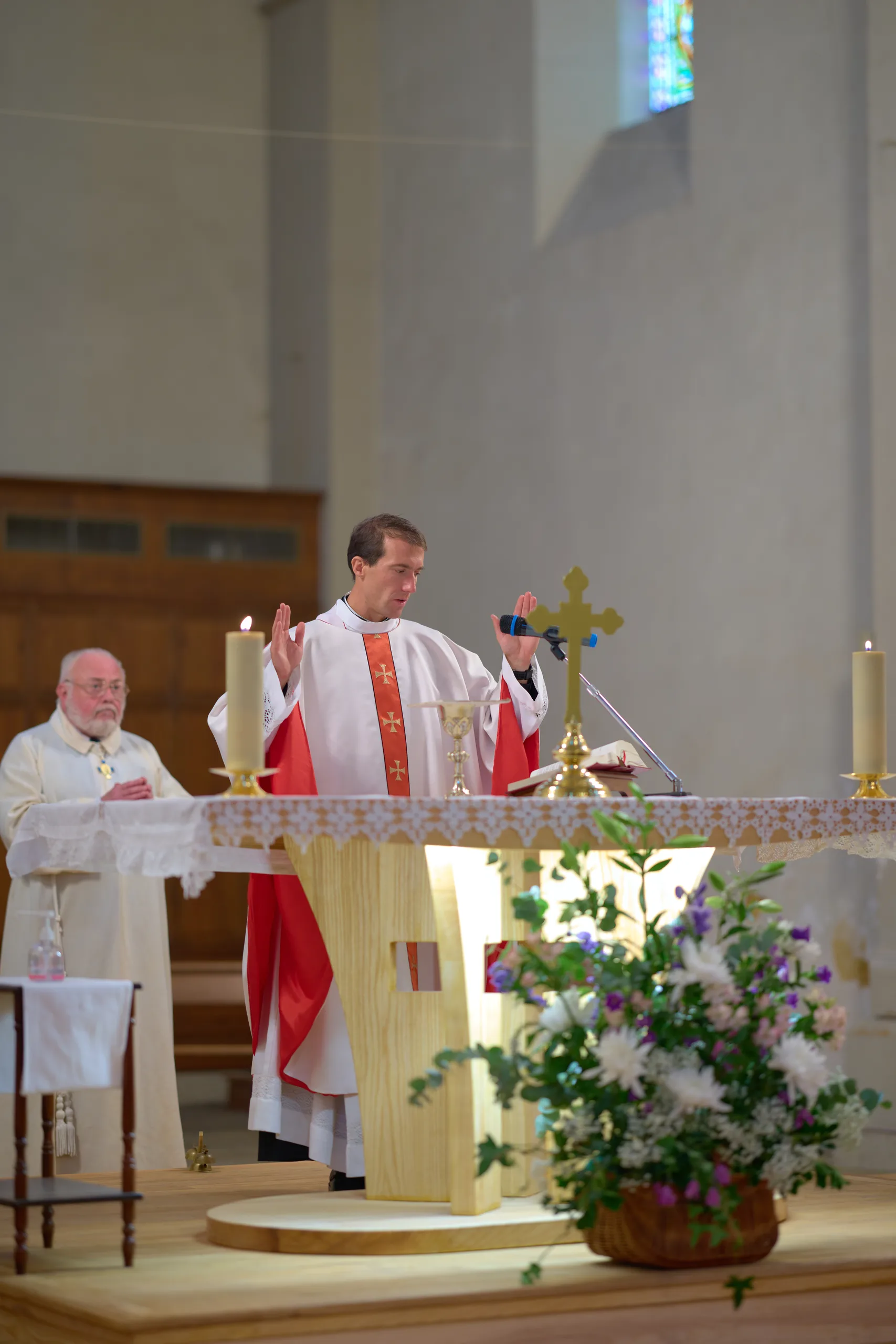 Jade and Luc’s ceremony at Saint-Georges church in Mussidan