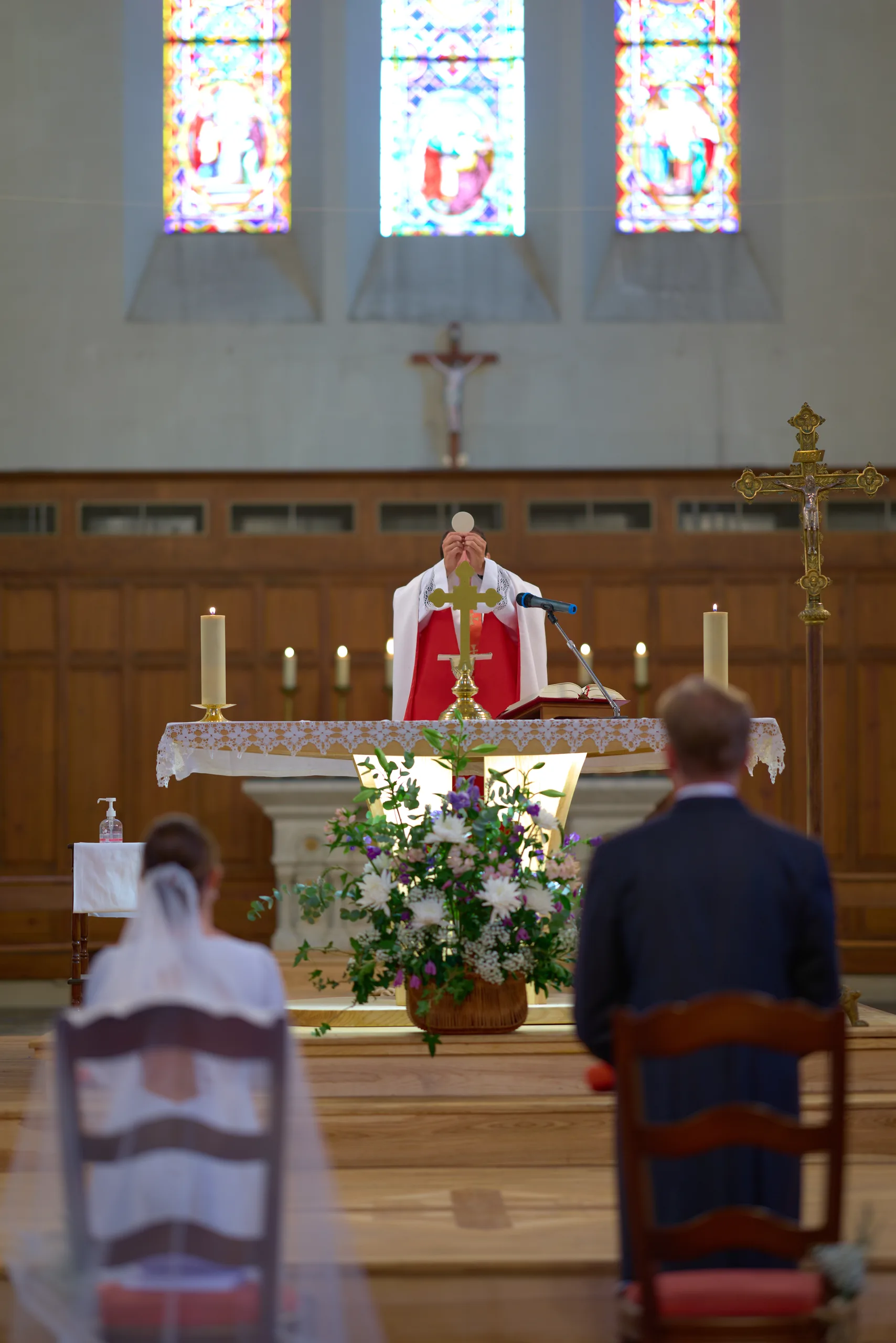 Jade and Luc’s ceremony at Saint-Georges church in Mussidan