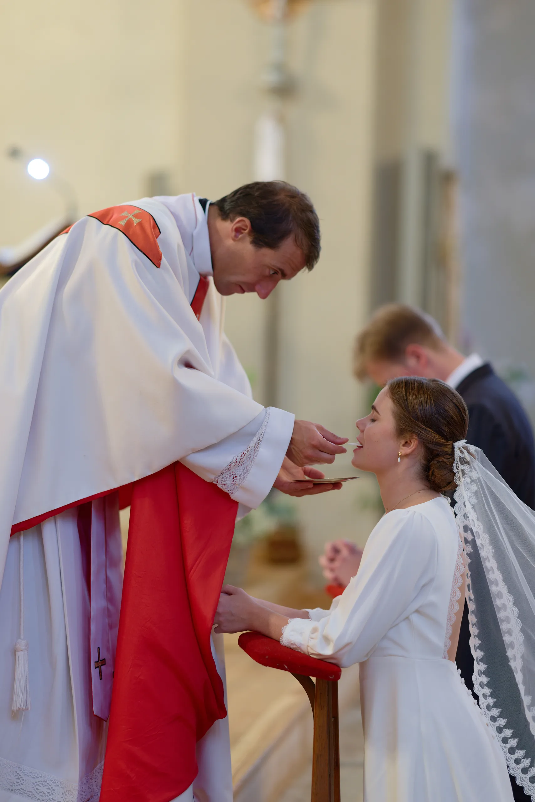 Jade and Luc’s ceremony at Saint-Georges church in Mussidan