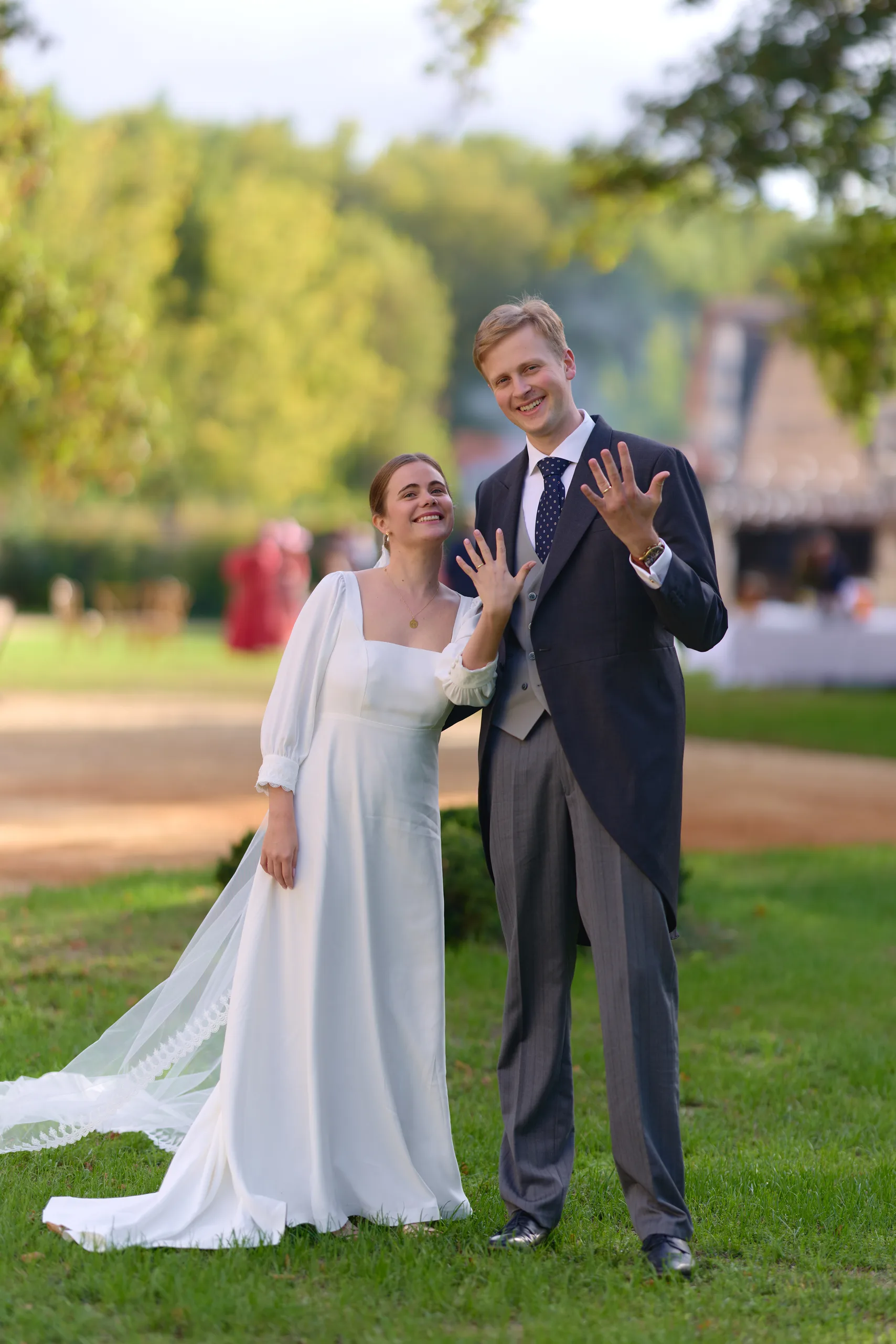 Jade and Luc’s couple portraits at Château de la Blérétie