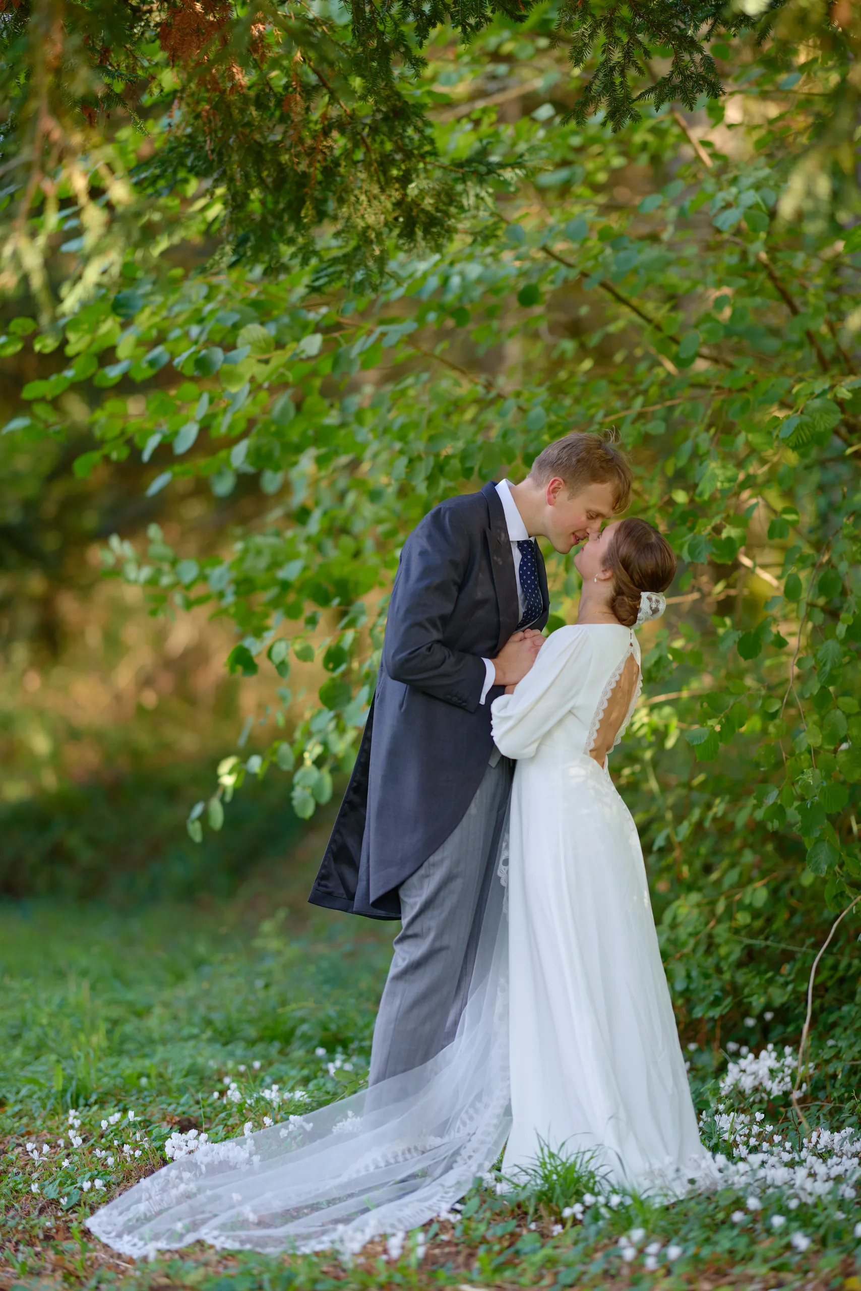 Jade and Luc’s couple portraits at Château de la Blérétie
