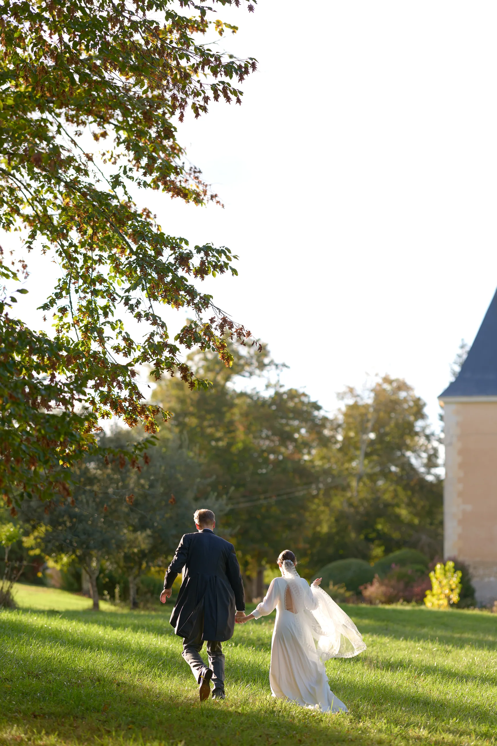 Jade and Luc’s couple portraits at Château de la Blérétie