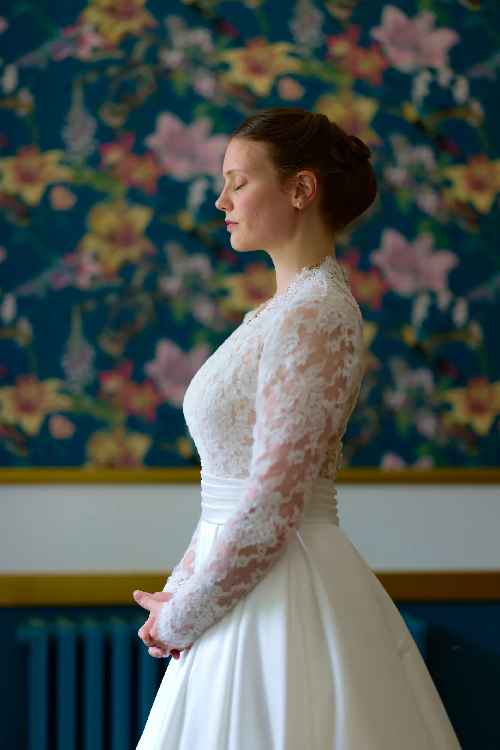 Exchanging the rings at Château de Savigny