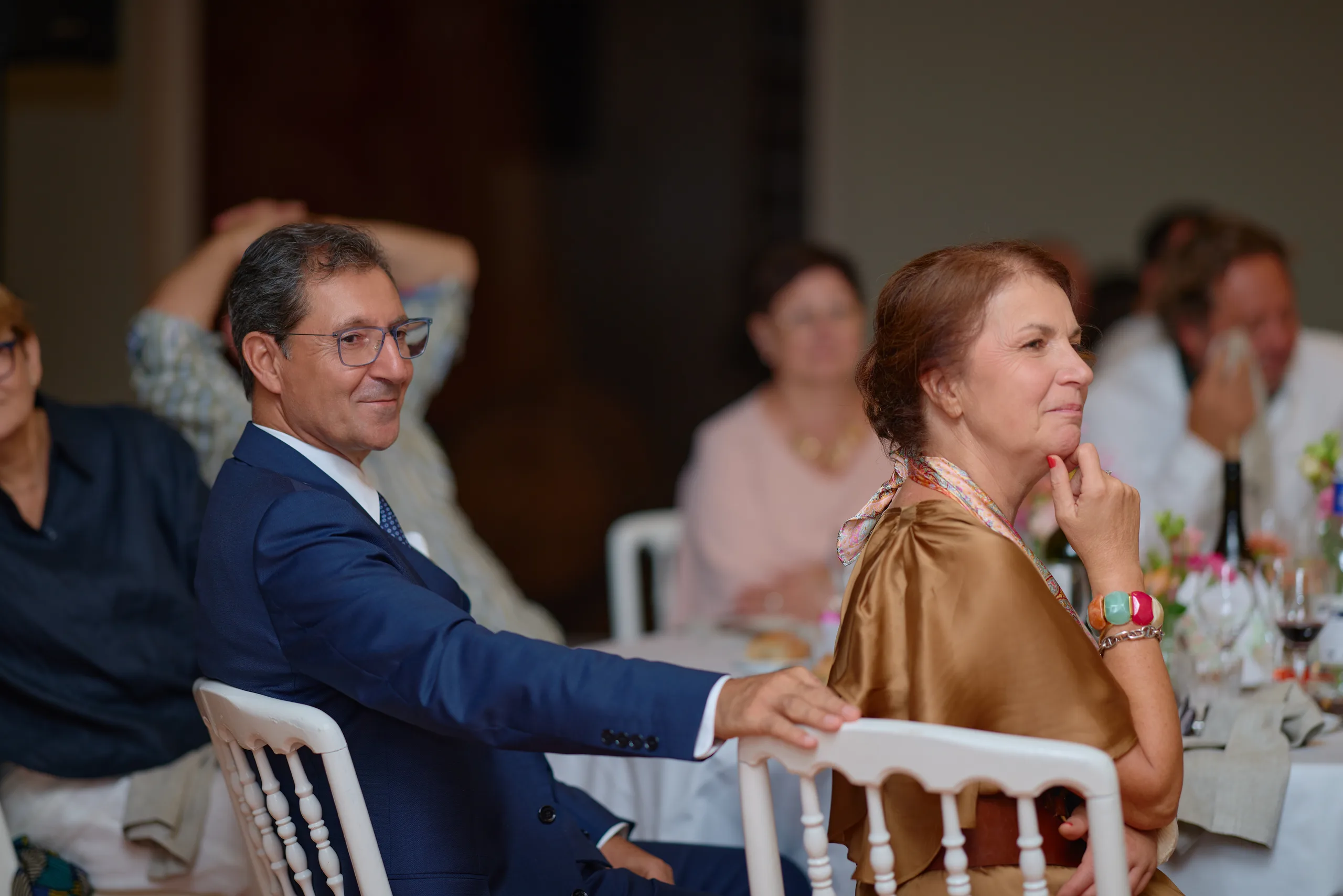 Les invités à table au Château Olivier