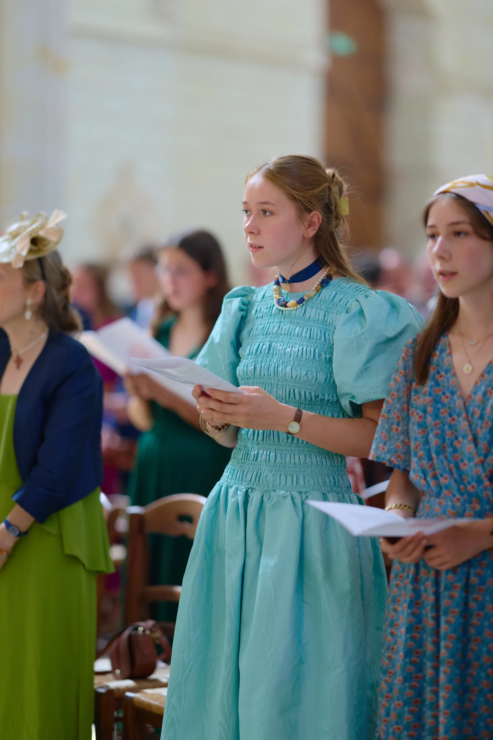 Femmes chantant pendant la cérémonie