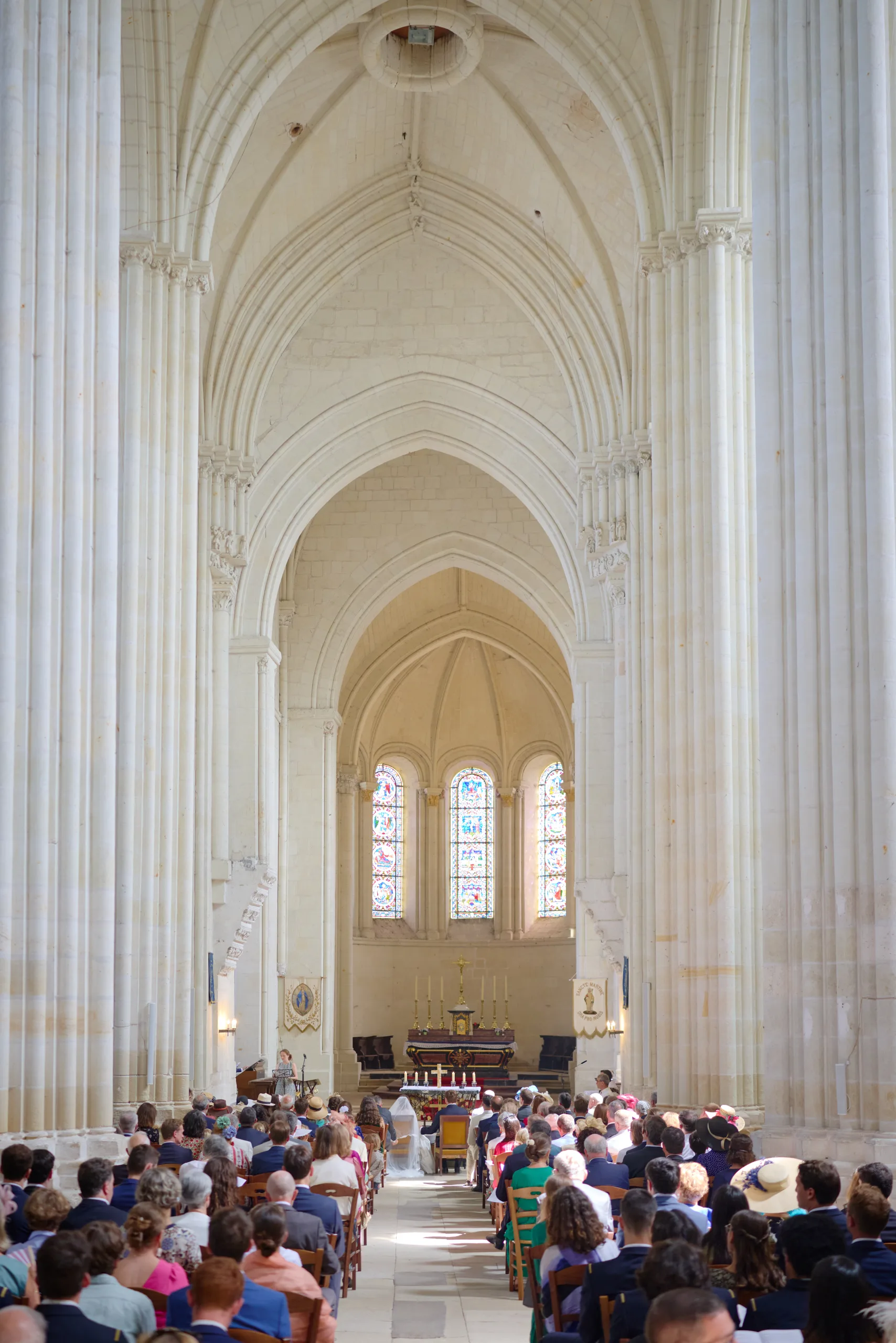 Invités réunis dans la nef de l’église