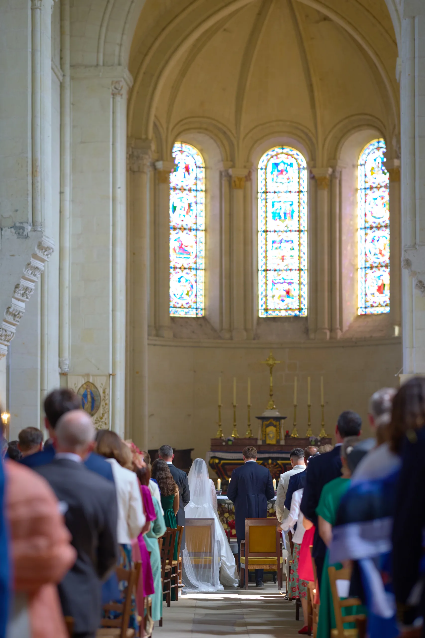 Invités réunis dans la nef pendant la cérémonie