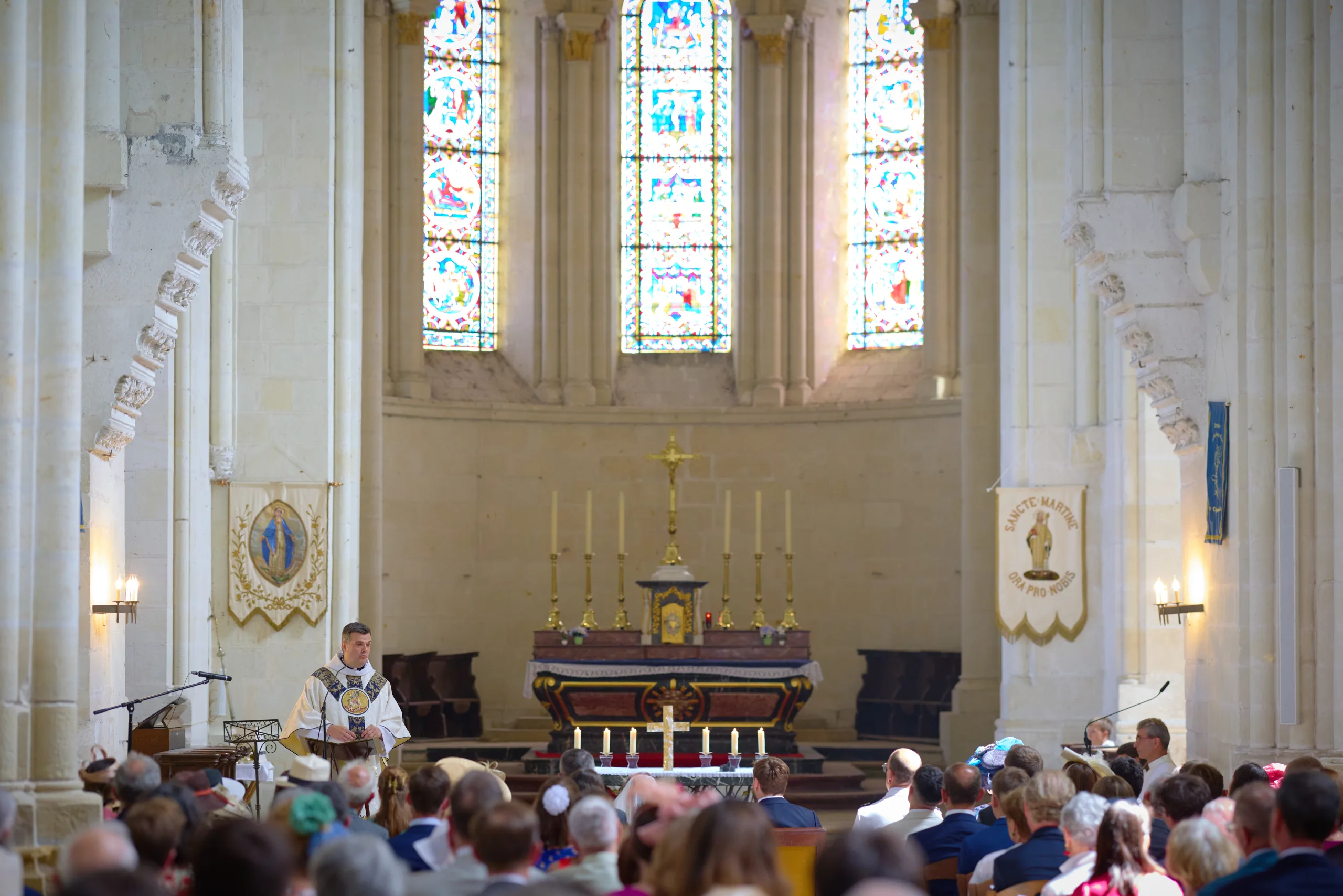Vue de l’église pendant la messe