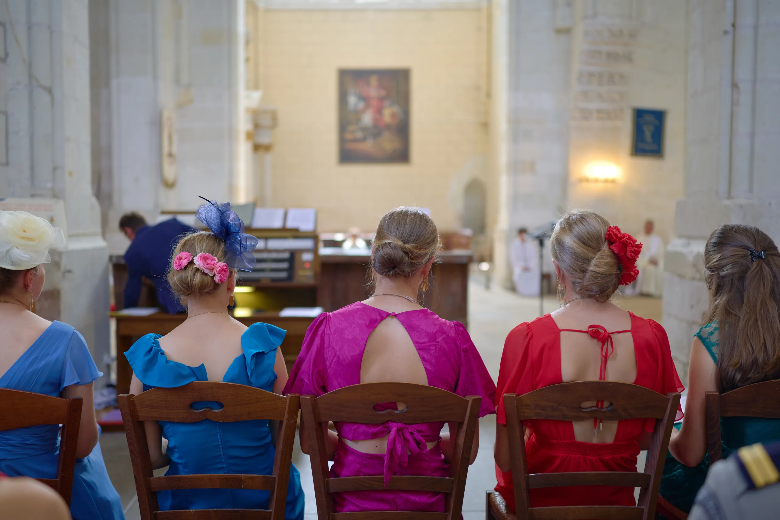 Invitées assises vues de dos