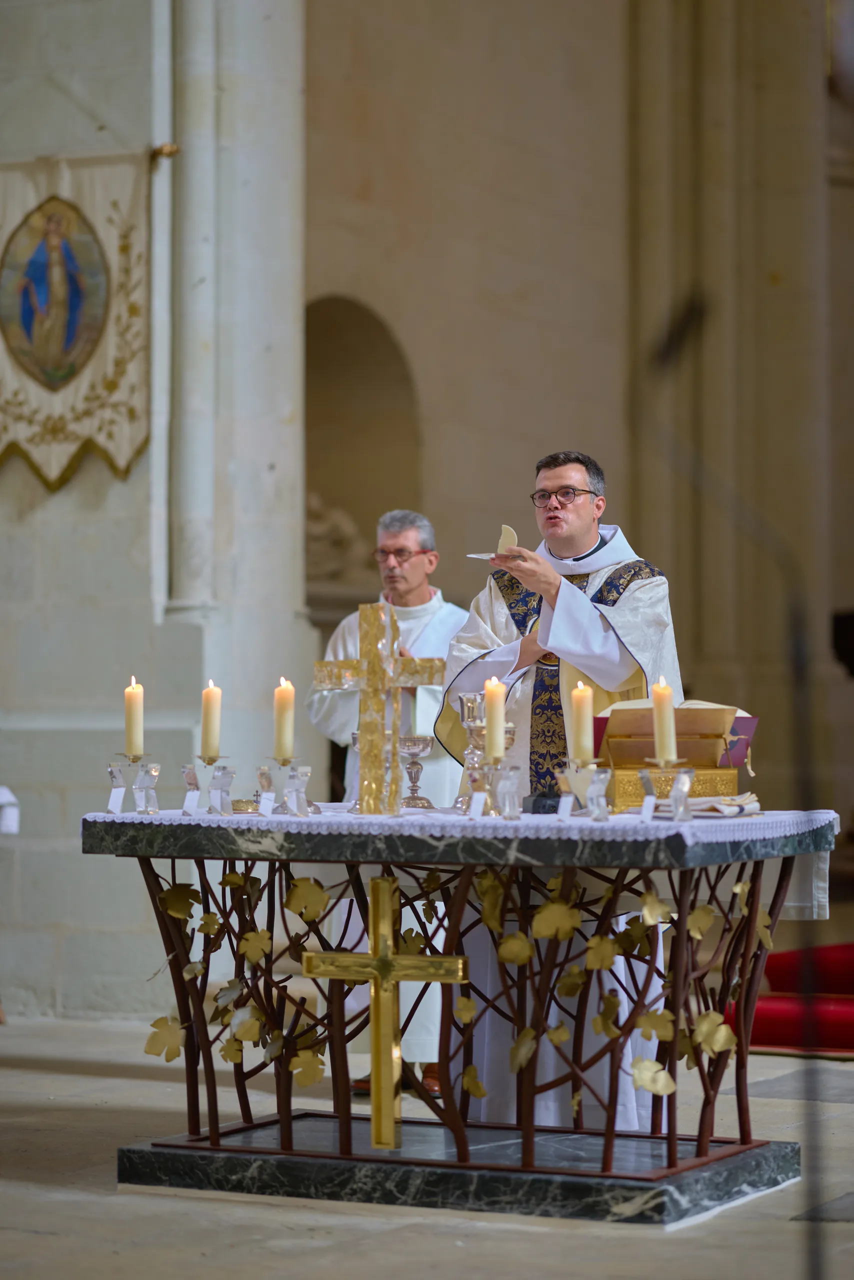 Vue de l’autel pendant la messe