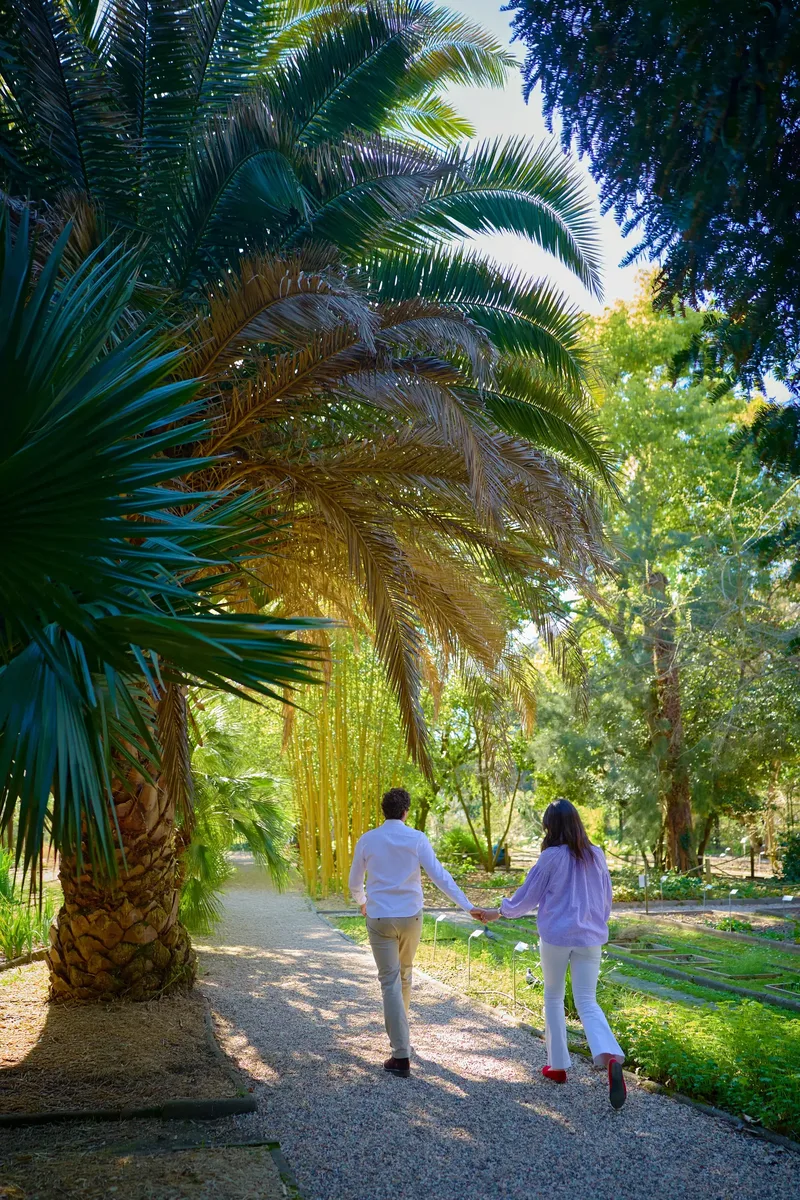 Séance engagement - photo de couple romantique avant mariage